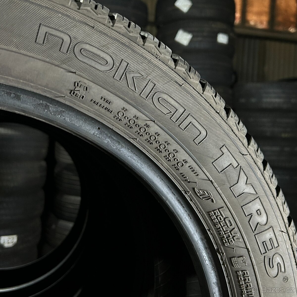 Zimní pneu 235/50 R18 101V Nokian 6mm - 4