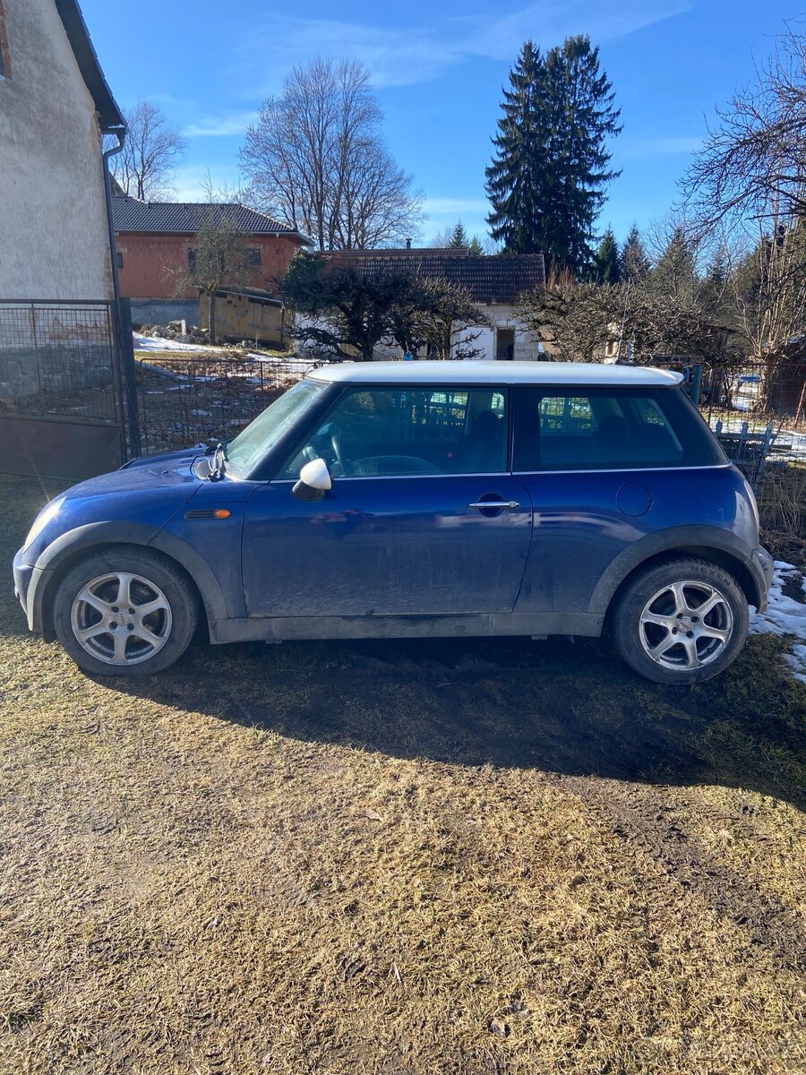 Mini Cooper, one 31 - celek na náhradní díly - 4