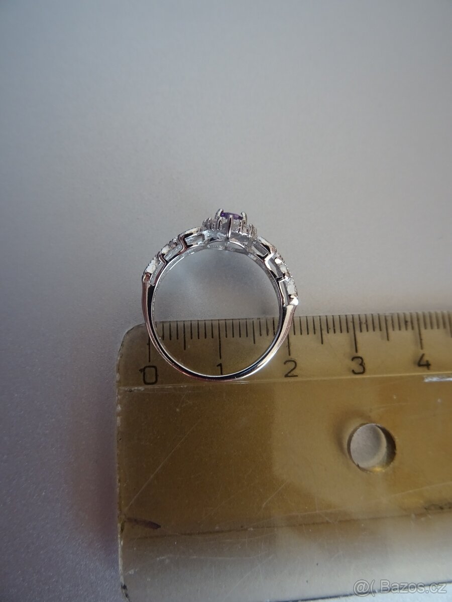 Třpytivý prsten s fialovým kamenem - 4