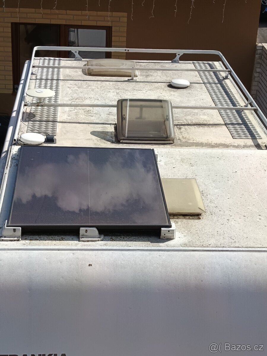 Obytný vůz, Alkovna - 4