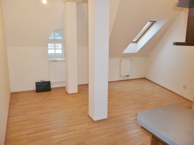 Pronájem bytu 2+kk, 47 m2, v centru JN, Podhorská 28a. - 4