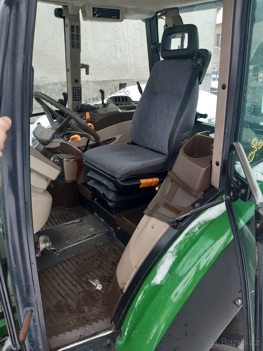 Predám traktor JOHN DEERE 5820 - 4