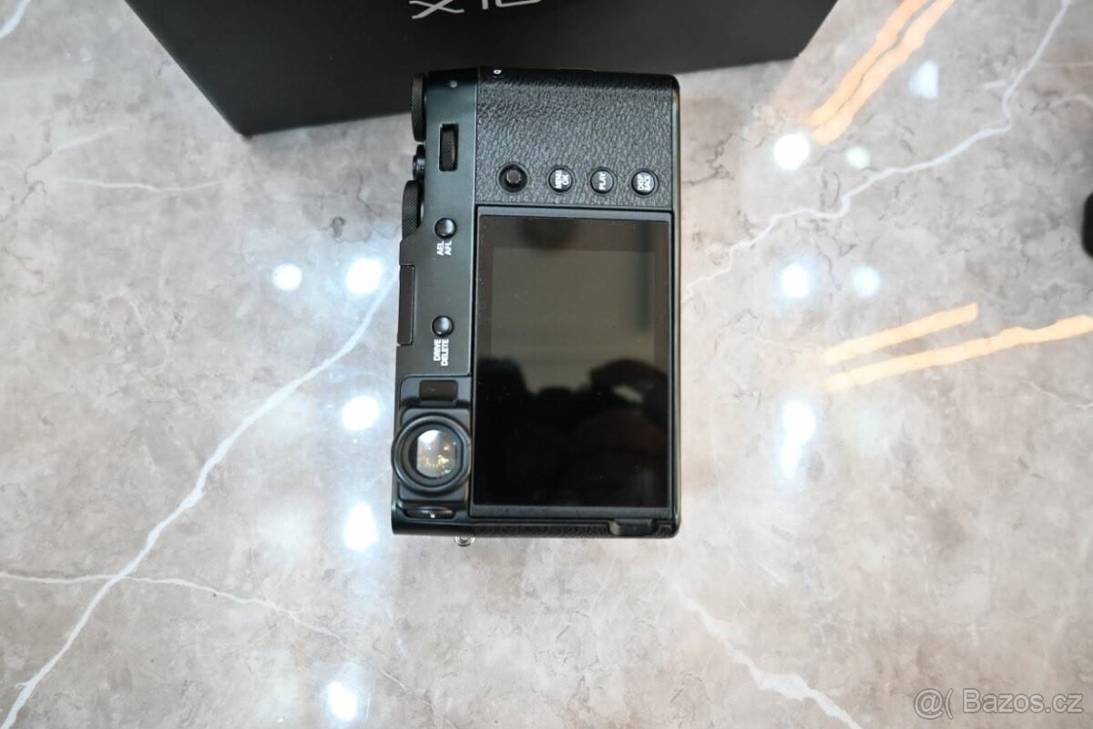 FUJIFILM X100V - 4
