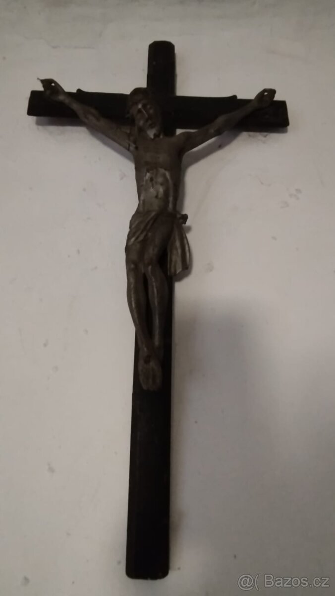 Kříž a obrazy - 4