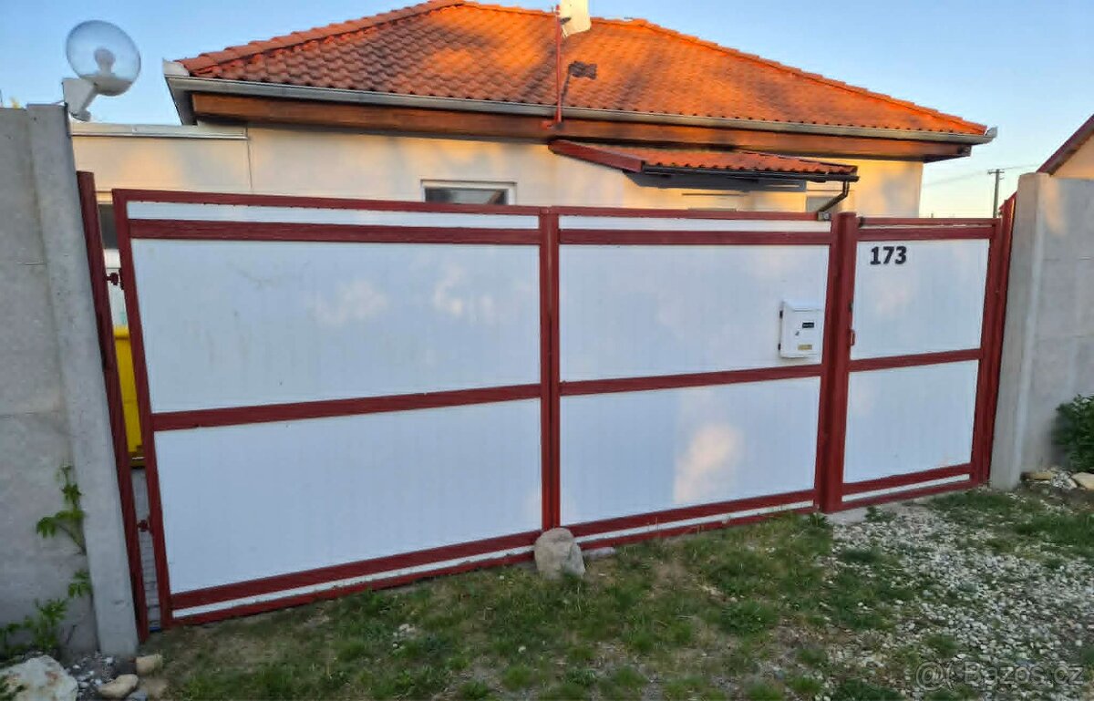 Dvoukřídlá brána a branka - 4