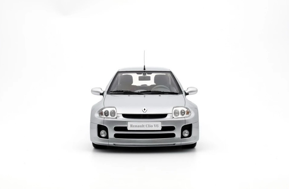 Renault Clio V6 Phase 1 2001 1:18 OttoMobile - 4