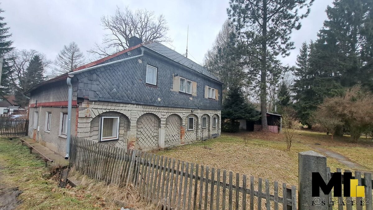 Prodej rodinného domu 435 m2 na pozemku o velikosti 1 790 m2 - 4