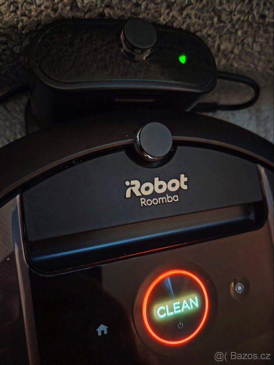 Robotický vysavač iRobot Roomba i7 - 4
