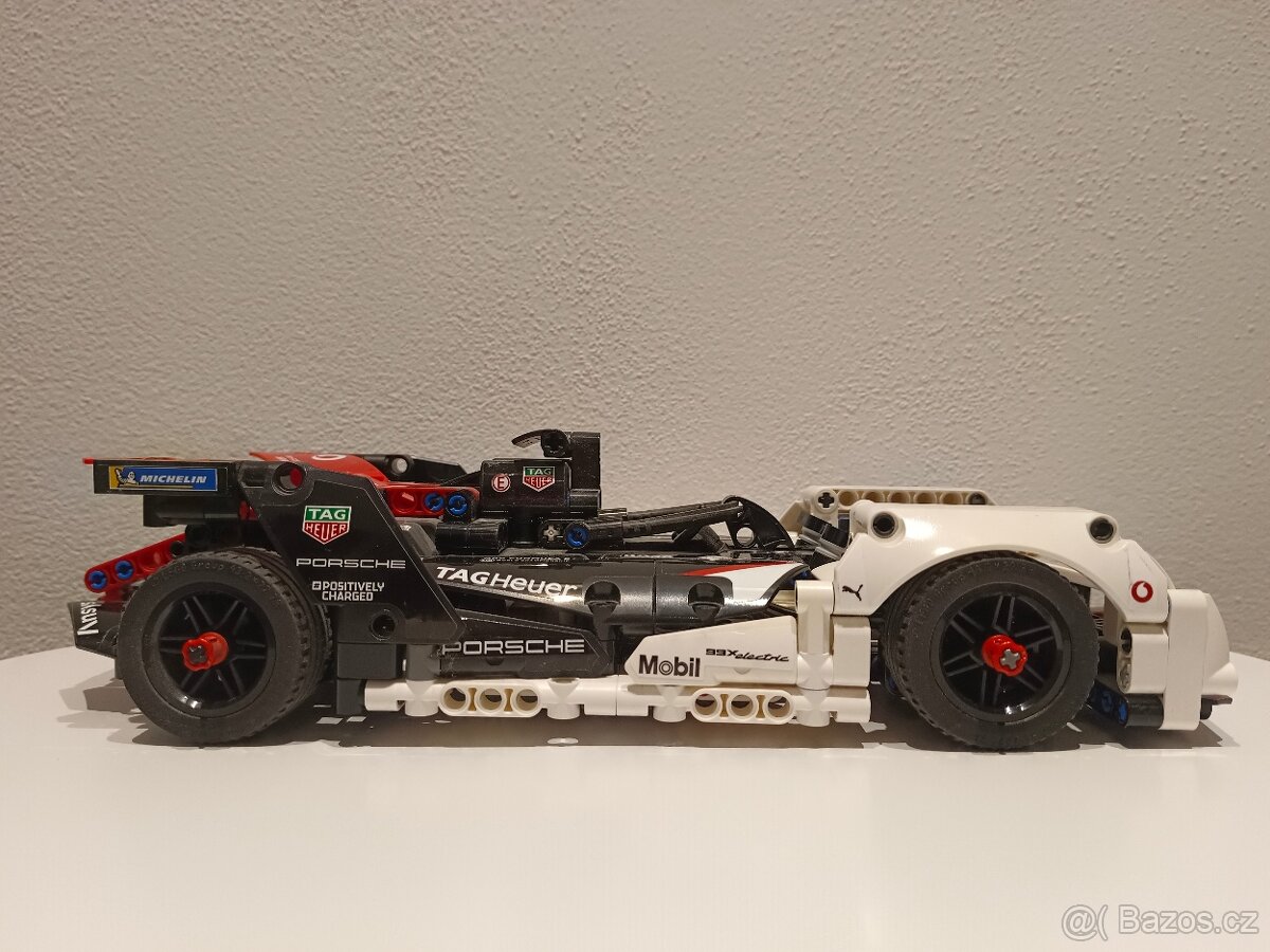 Lego Technic 42137 - 4