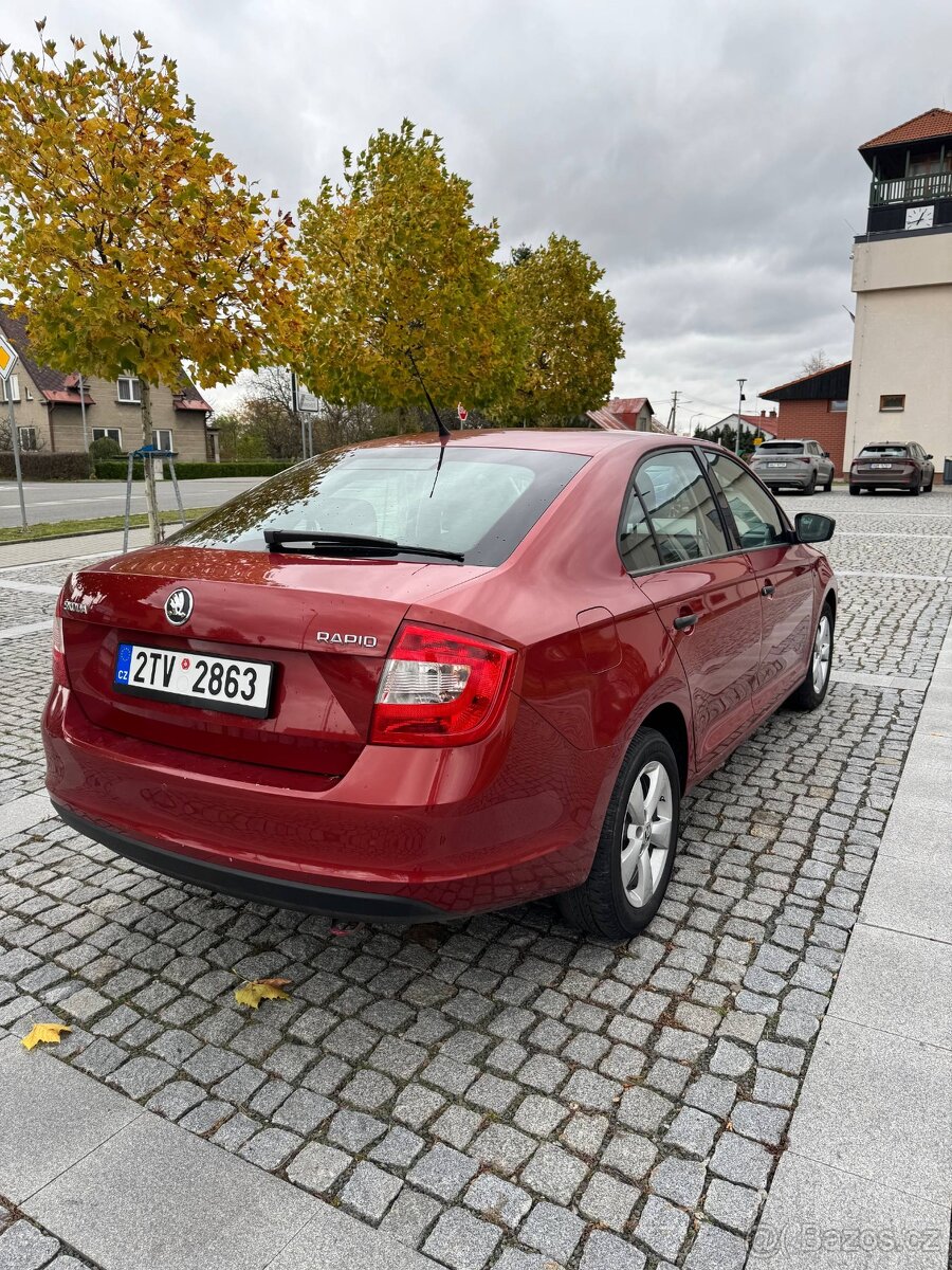 Pronájem auta Škoda Rapid k osobním nebo firemním účelům - 4