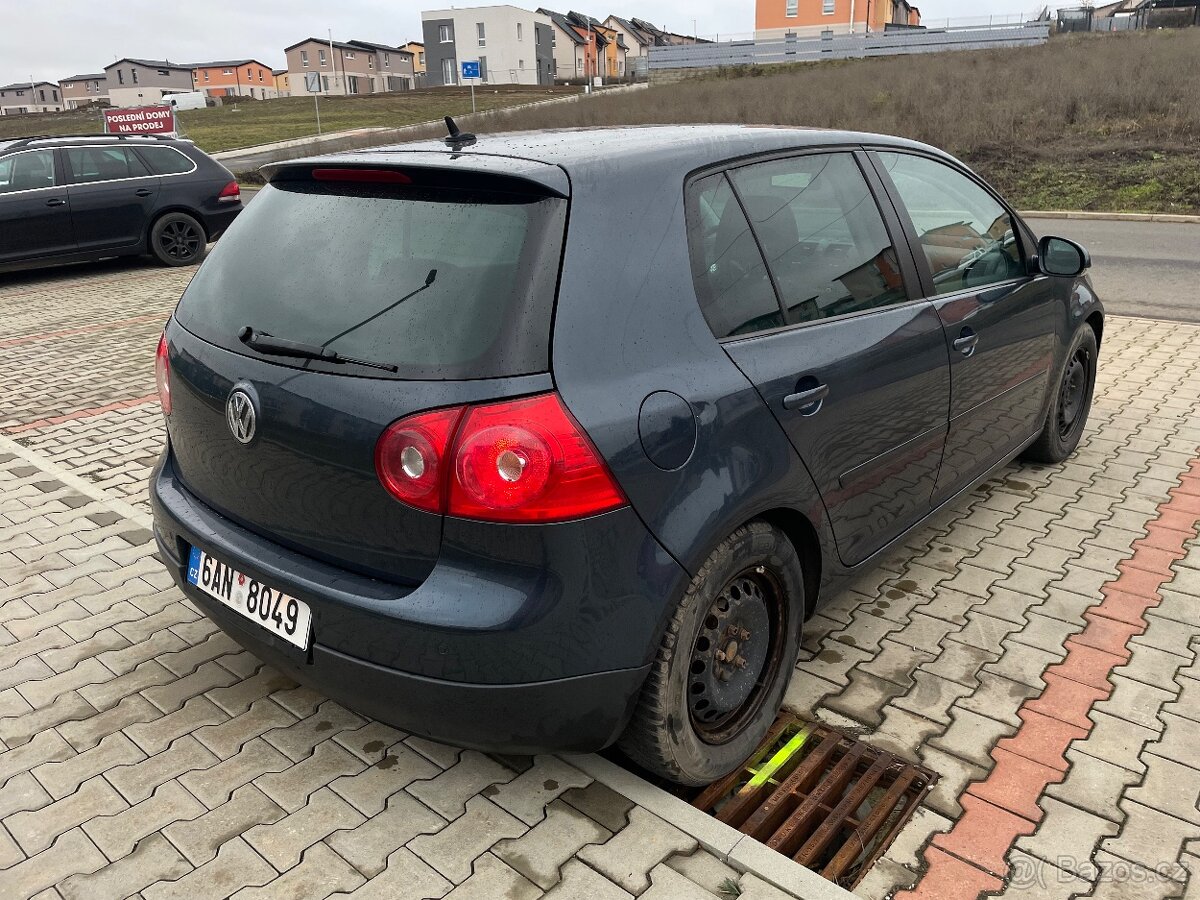 Volkswagen Golf 5 - 4