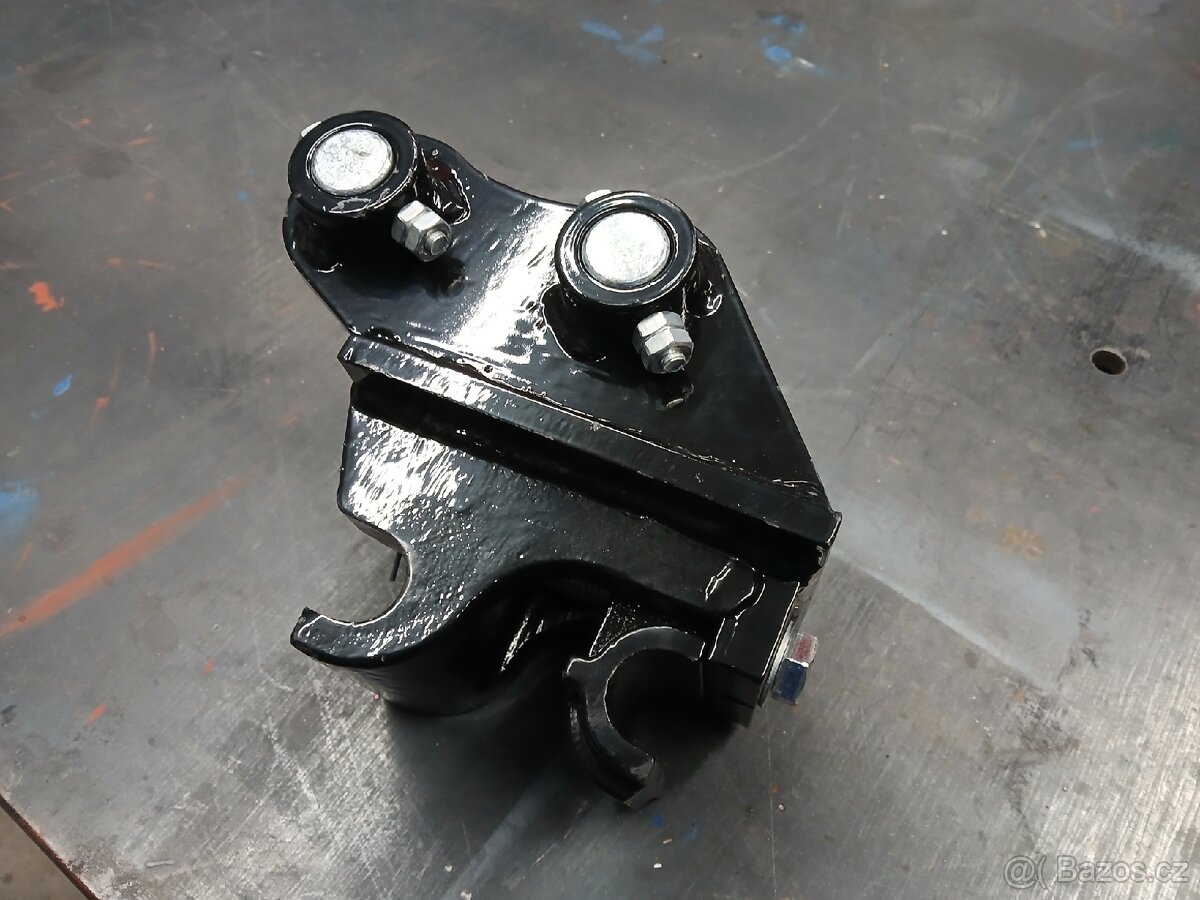 Rychloupínak pro minibagr - 4