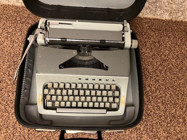 Psací stroj Consul - 4