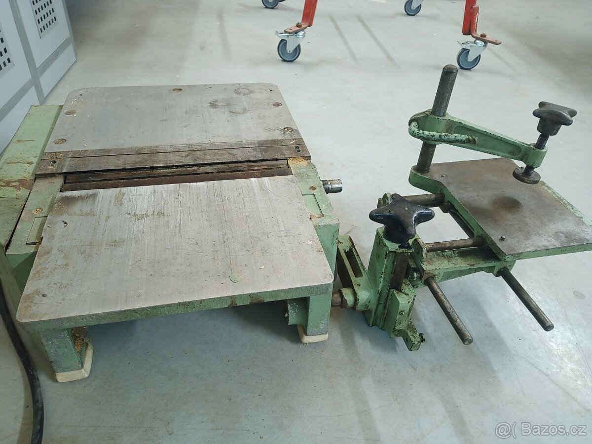 Dřevoobráběcí stroj UMDS - 4