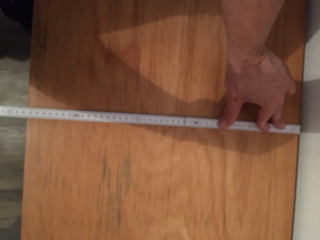 Prodám starožitný dětský stůl - 4