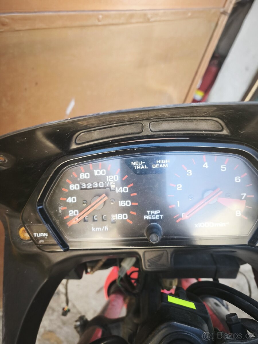 Honda Dominátor 650