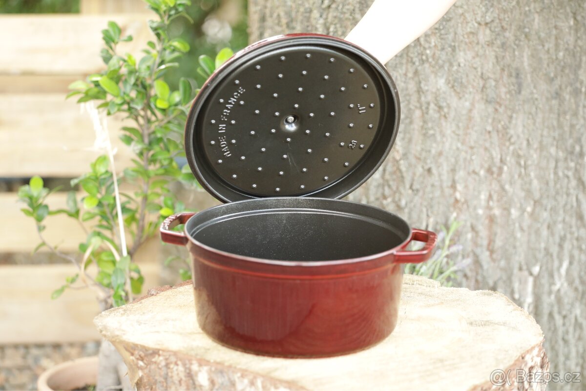 litinový hrnec STAUB original 28 cm grenadine - 4