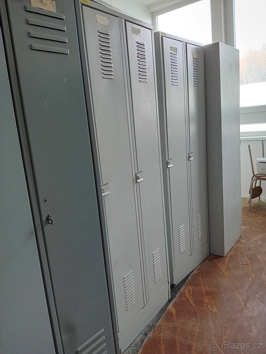 Dílenská plechová skříň - 4