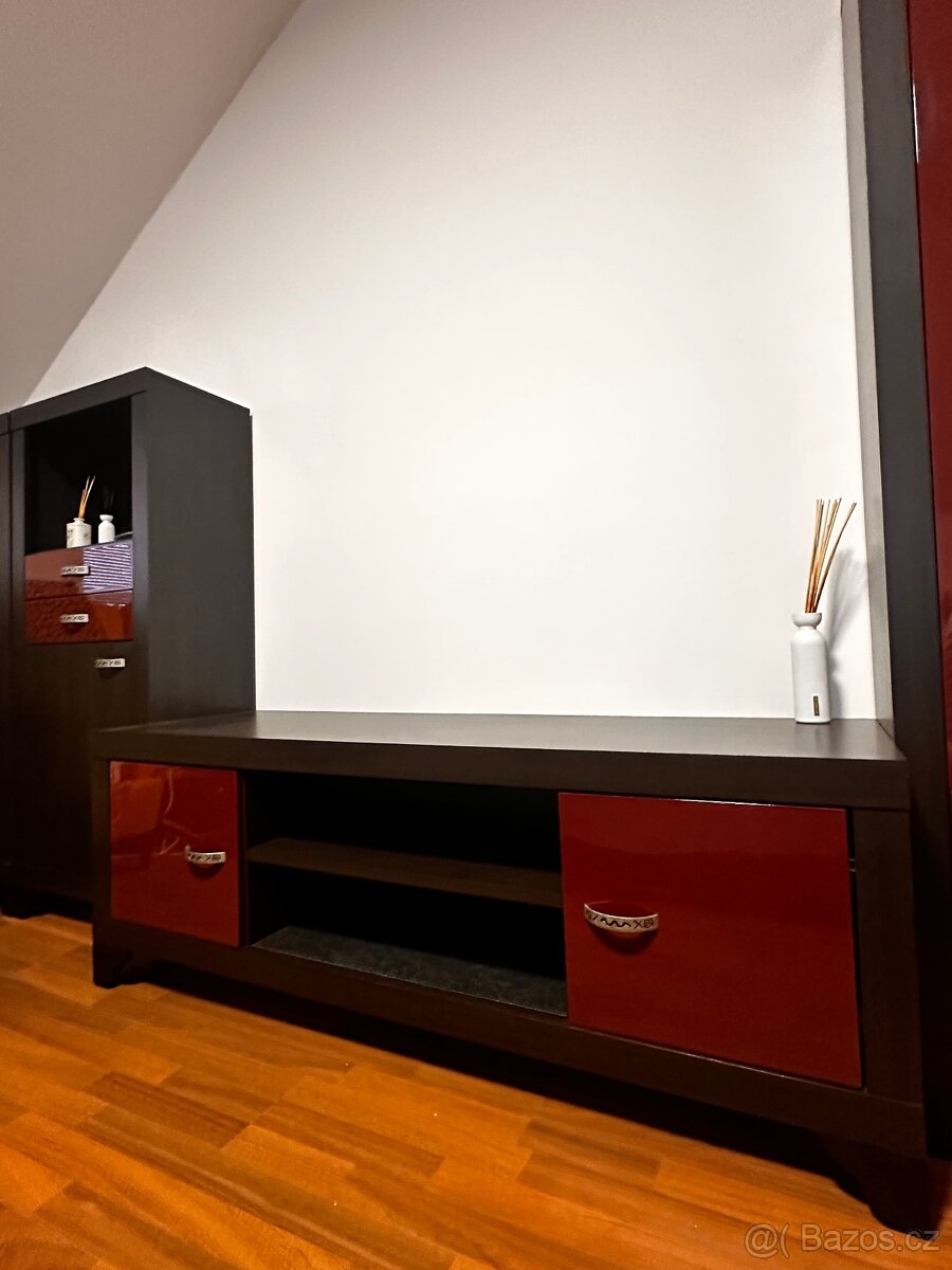 Obyvaci stena s Tv stolkem - 4