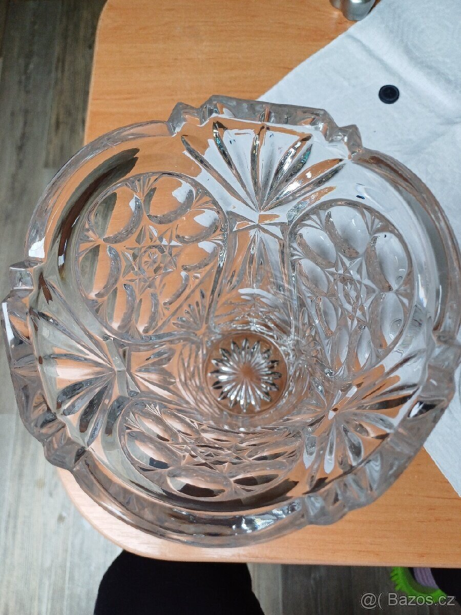 Broušená křišťálová váza - 4