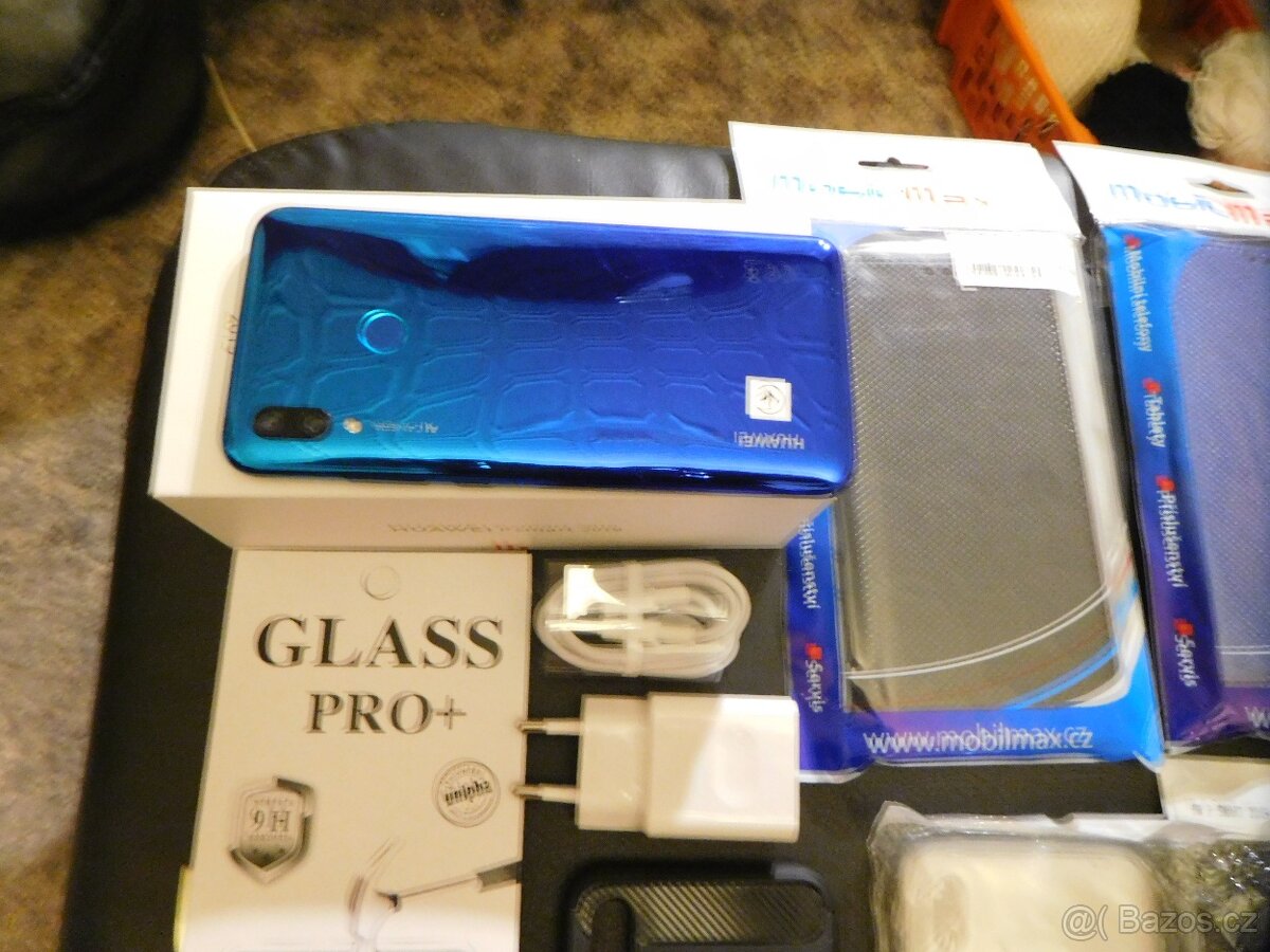 Mobilní telefon Huawei P smart 2019+ příslušenství - 4