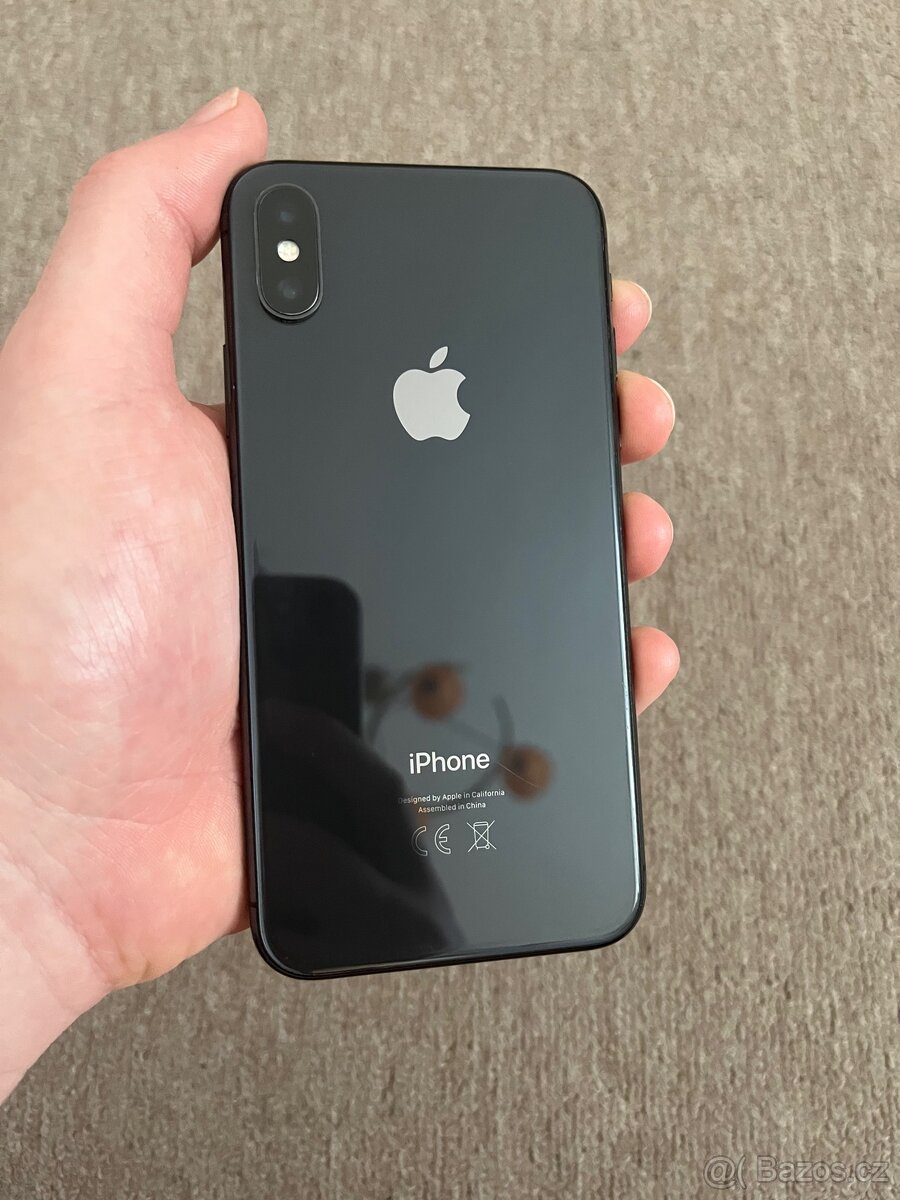 iPhone X 64 GB, baterie 100 % - 4