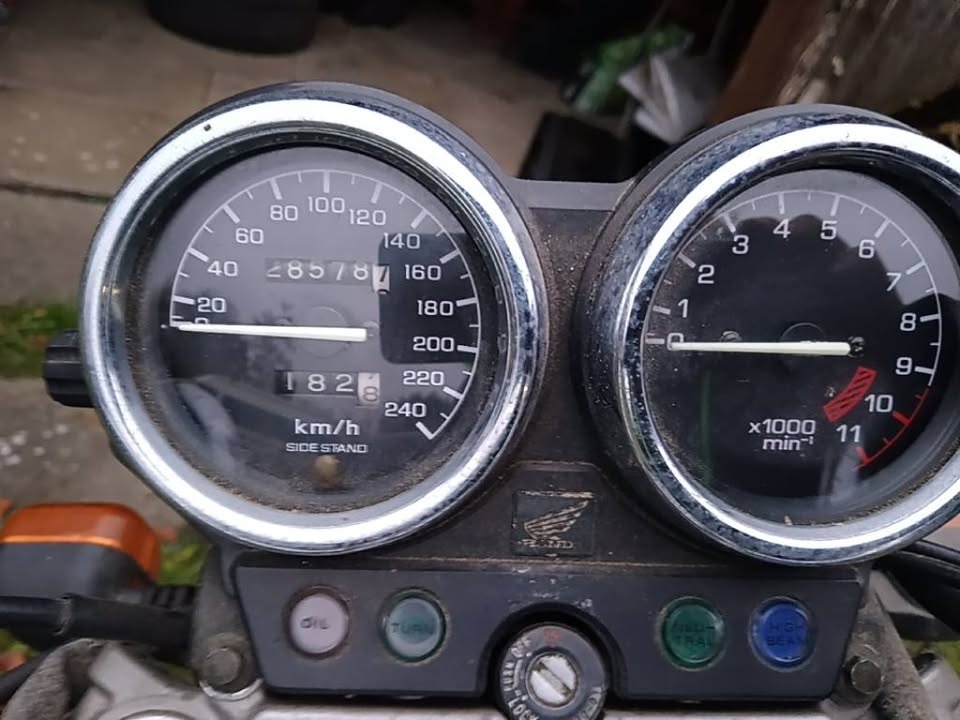 Honda CB 750 Seven Fifty - 4