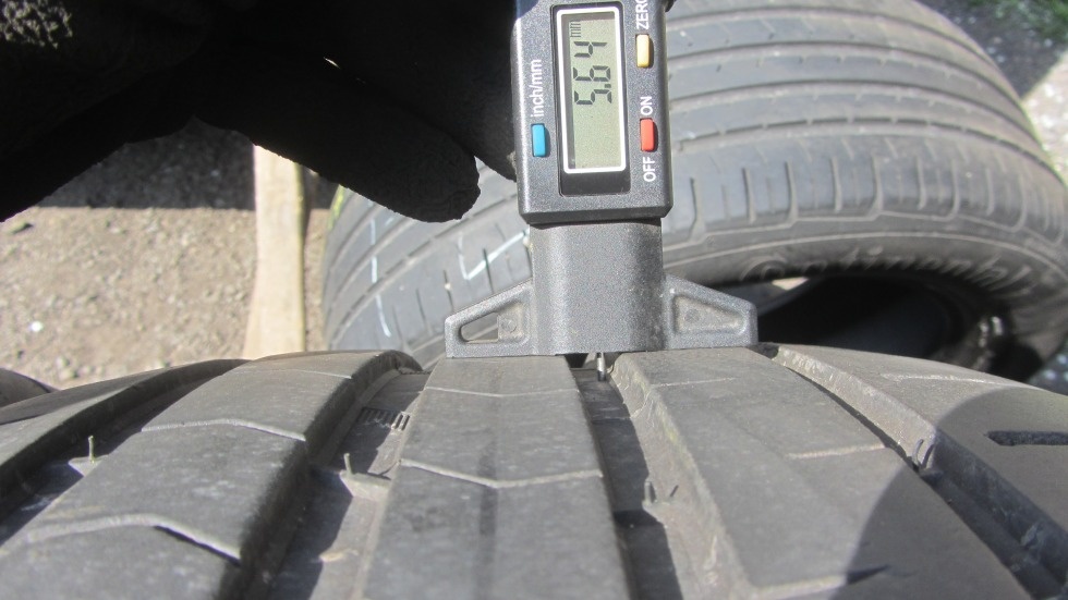 Letní pneu 235/40/18 Vredestein - 4