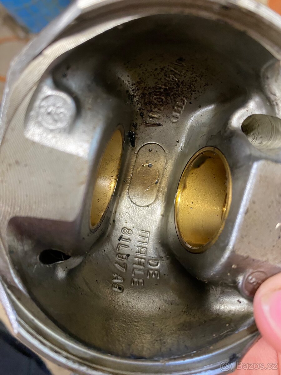 Písty z motoru 2.0TDi 16V - 4