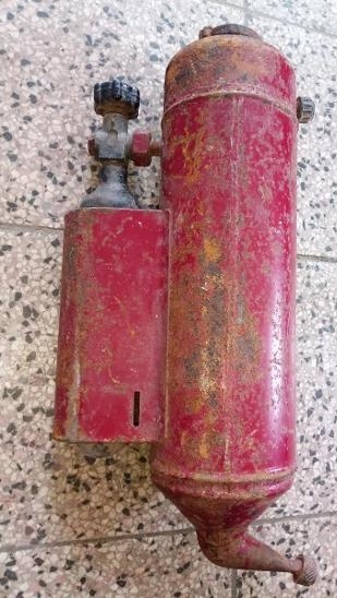 Starý hasicí přístroj THZ Práškový - 4
