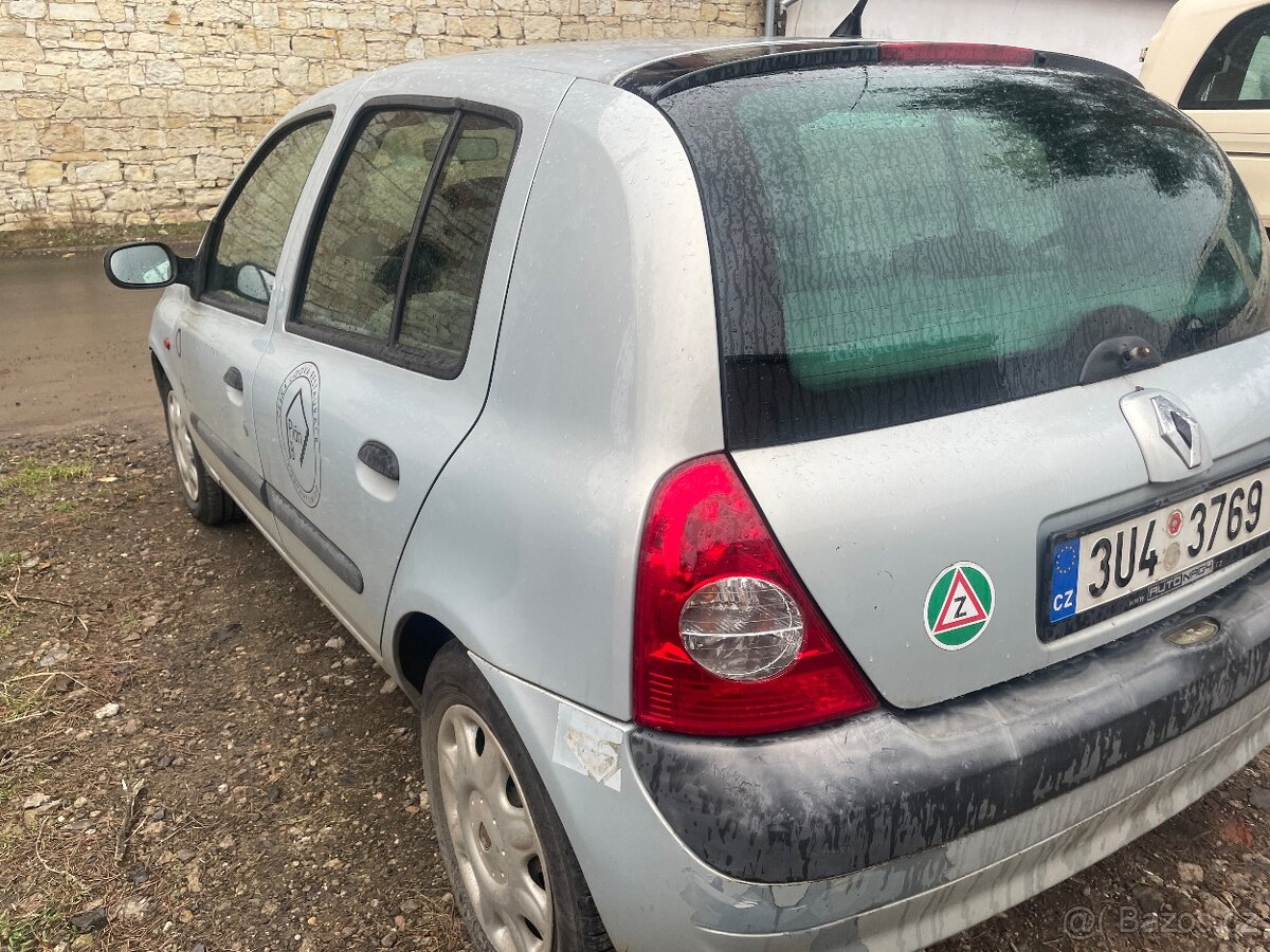 Renault Clio 1.4 16V - 4