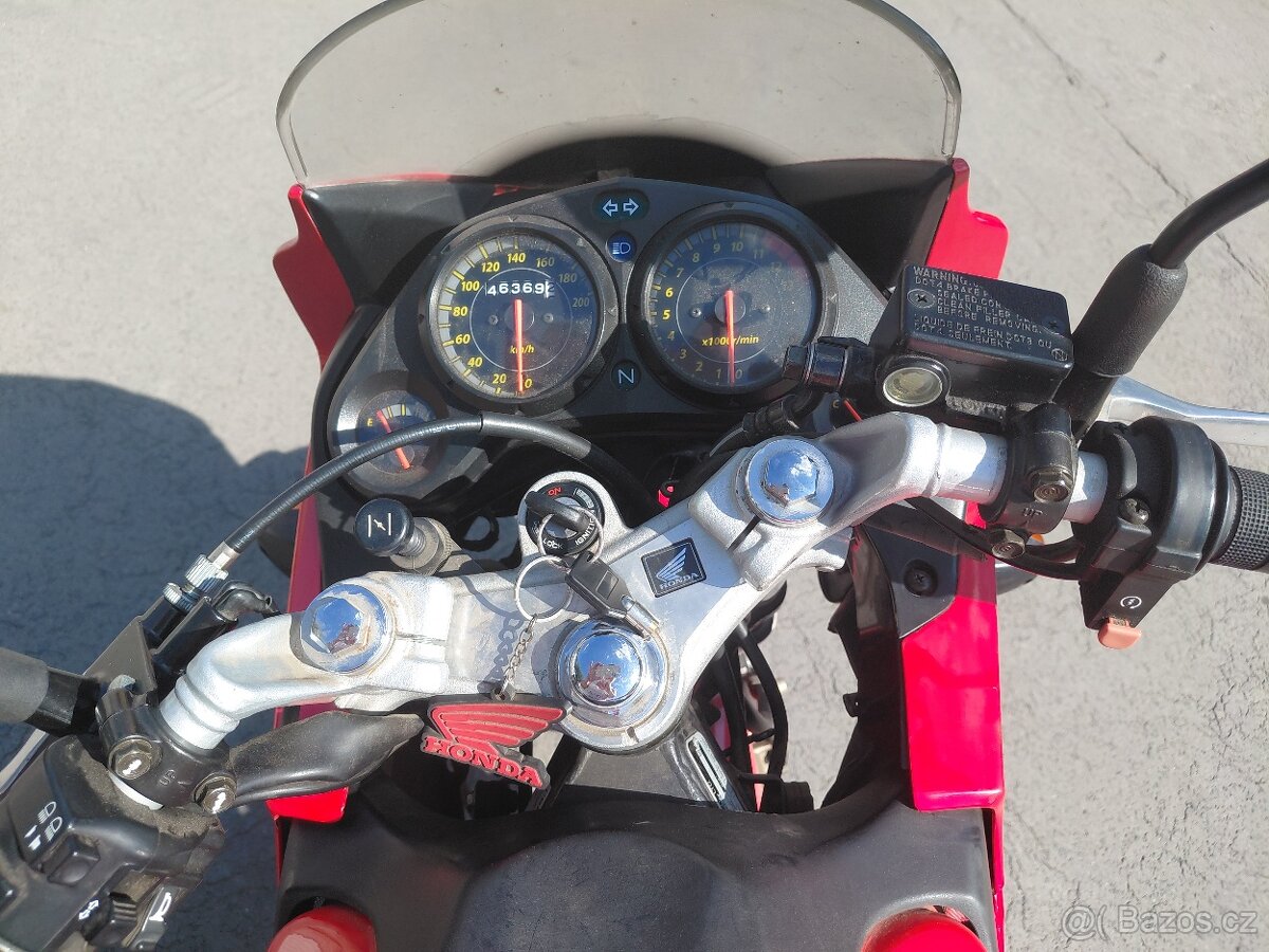 Honda CBR125R - 4