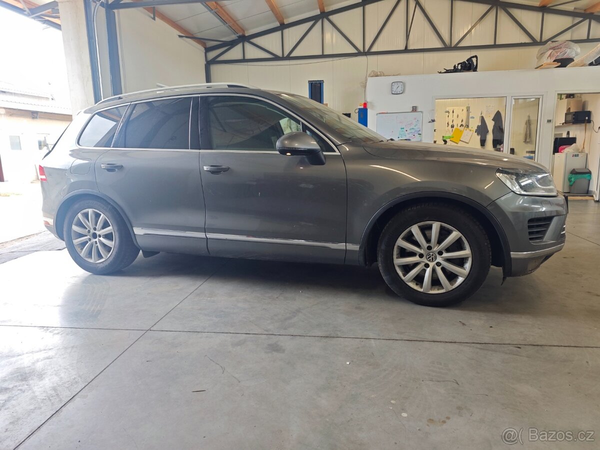 VW TOUAREG 4.2TDI V8, facelift , 2015 - 4