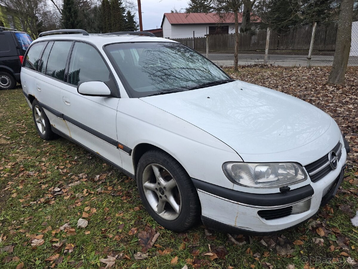 Opel Omega 1.majitel 3.0 V6 - 4