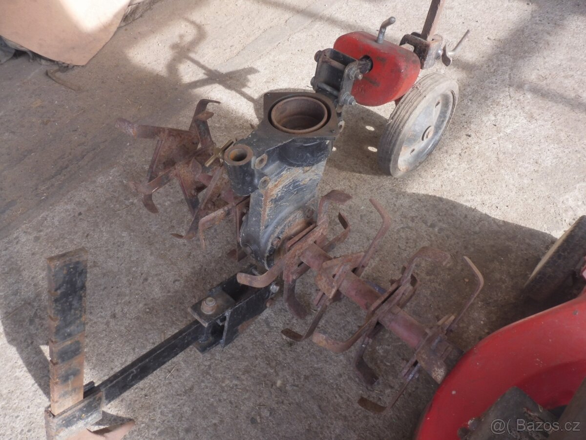 prodám malotraktor vari s rotavátorem a sekačkou - 4