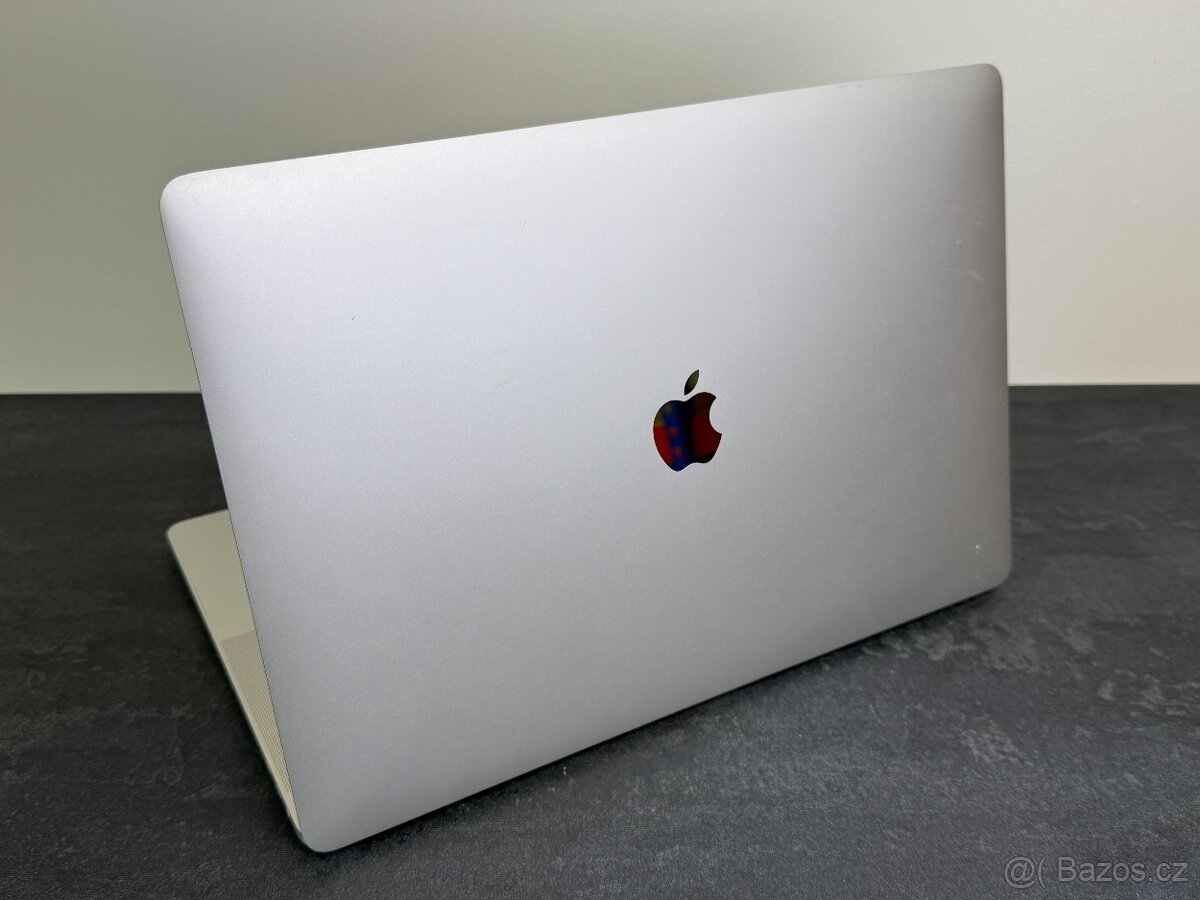 MacBook Pro 15'' 2016 / i7 / 16GB / 256GB SSD - DPH - 4