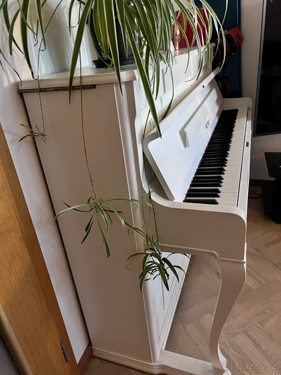 pianino PETROF - 4