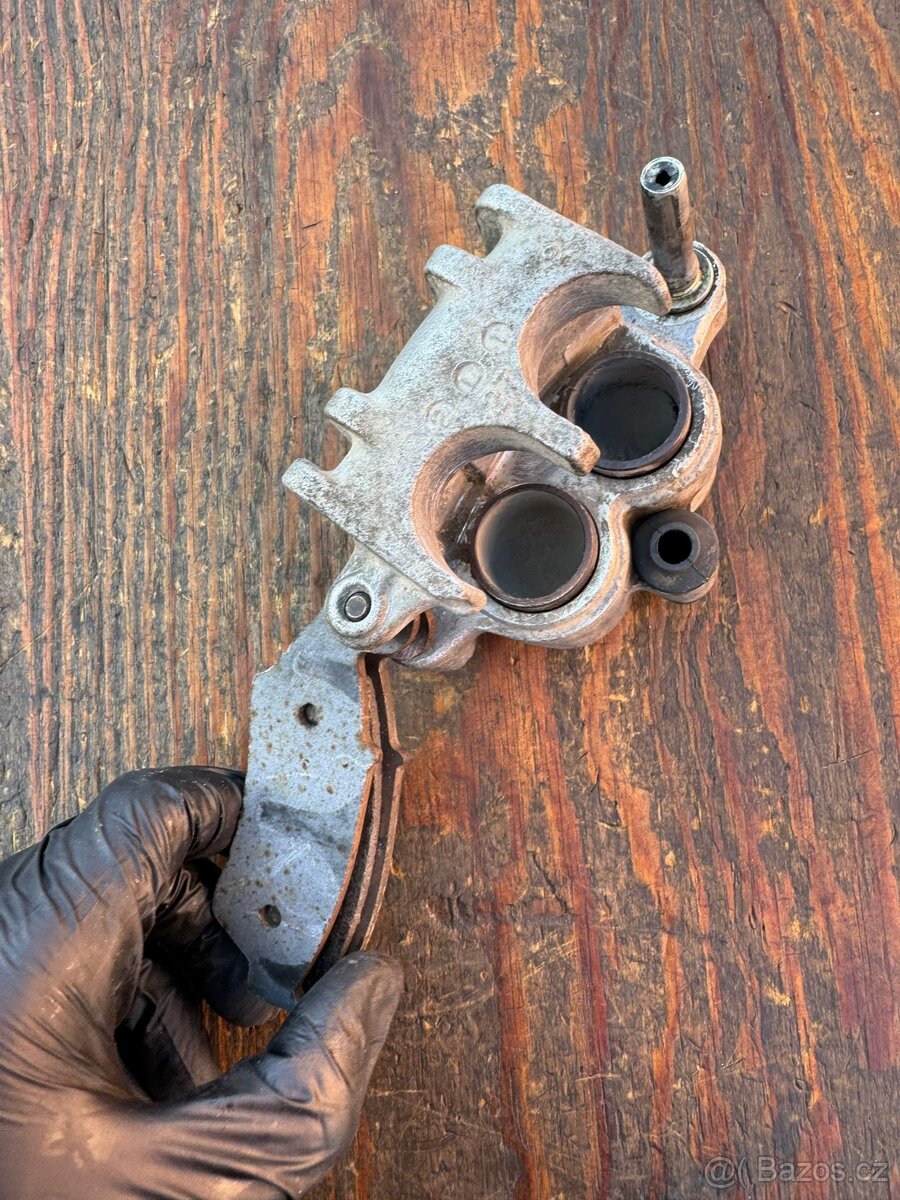 Nissin brzdový třmen držák přední brzdy Yamaha WRF YZ YZF - 4