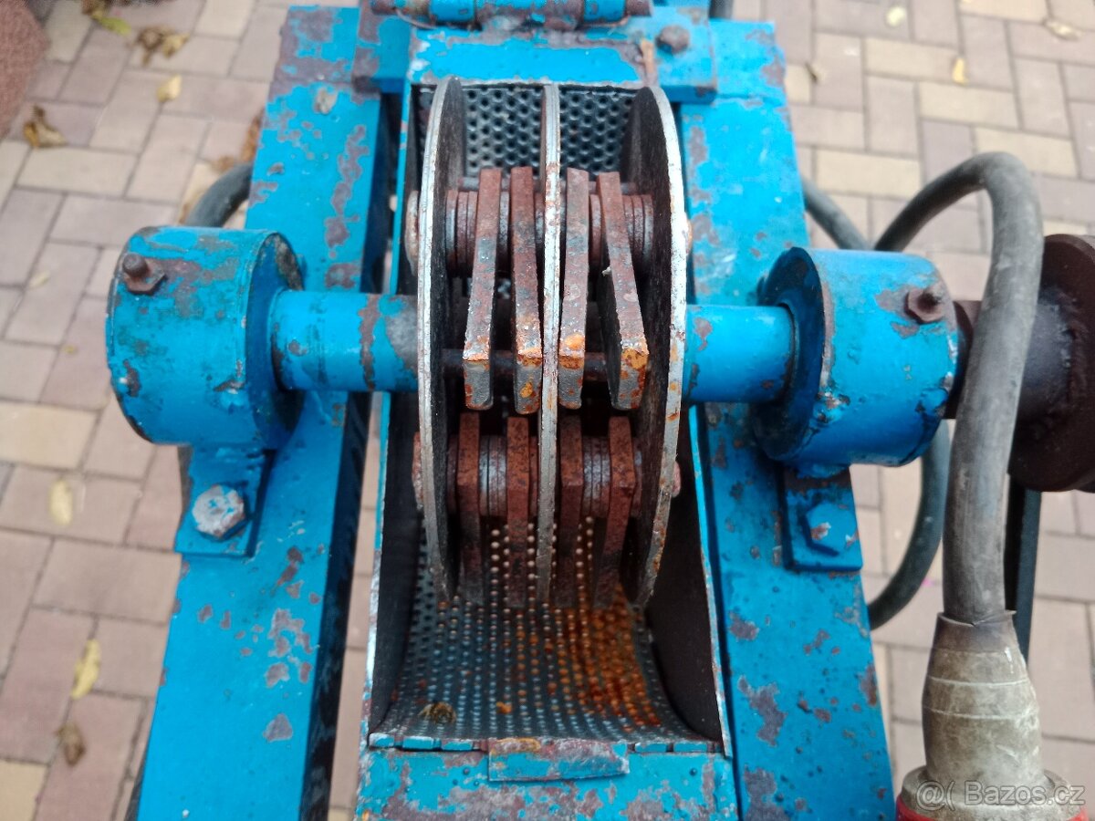 Šrotovník kladívkový - 4