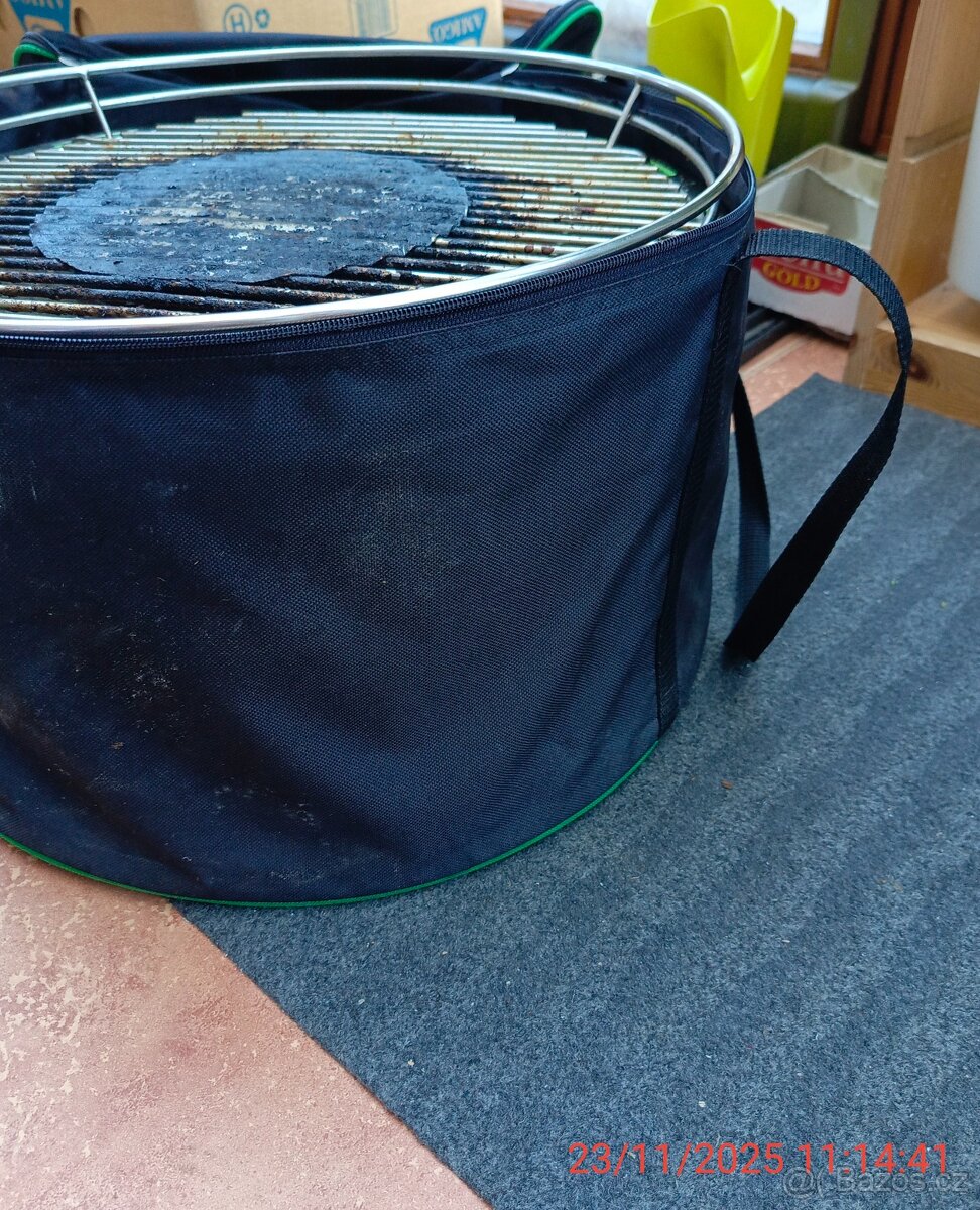 Gril (bez kouře) na dřevěné uhlí. - 4