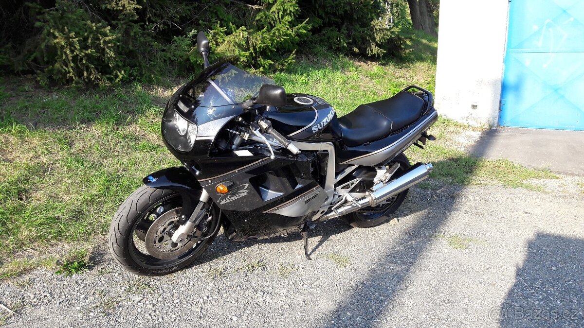Suzuki GSX R 1100 - 4