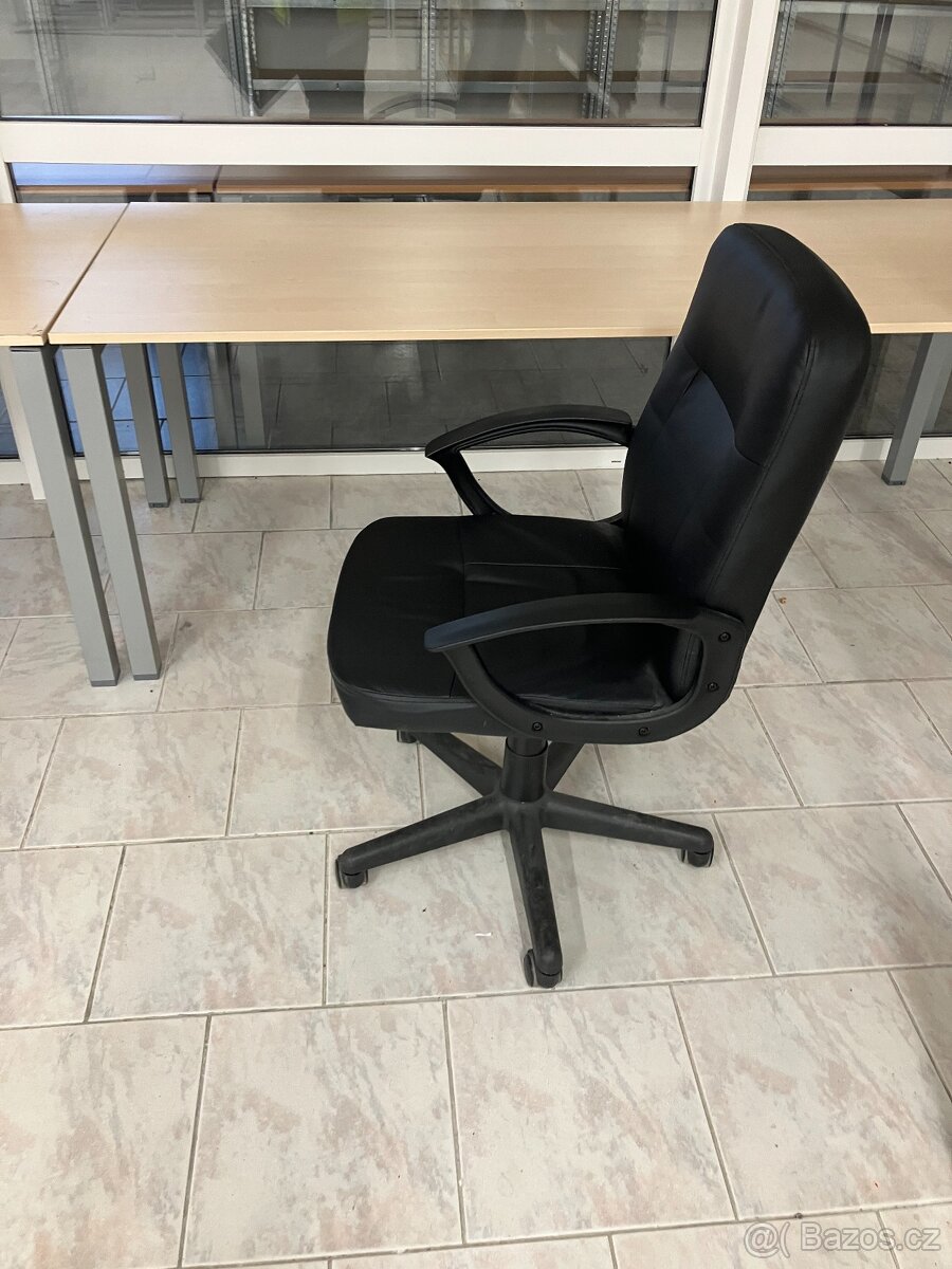 Kancelářský jednací stůl - 4