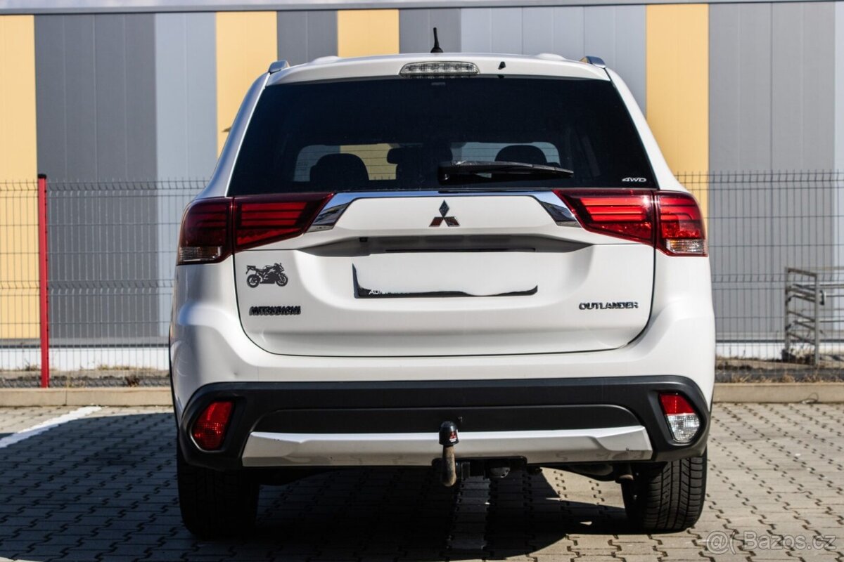Mitsubishi Outlander 2.2 DI-D, 4X4, AT/6. 110kW - 4