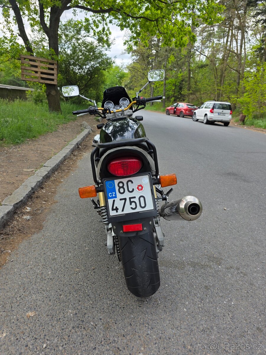 Suzuki GSX 750 Inazuma - 4