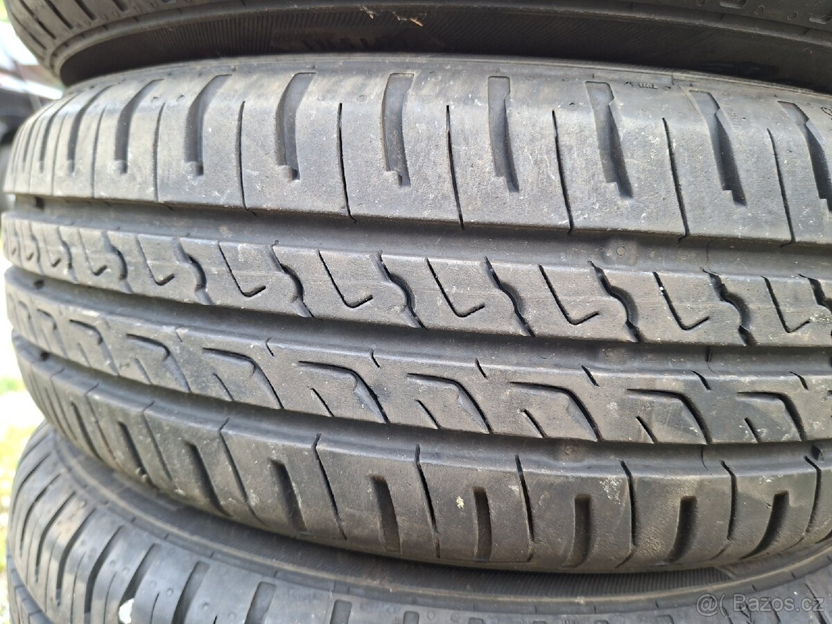 Prodám velmi pěknou sadu 165/65r14 - 4