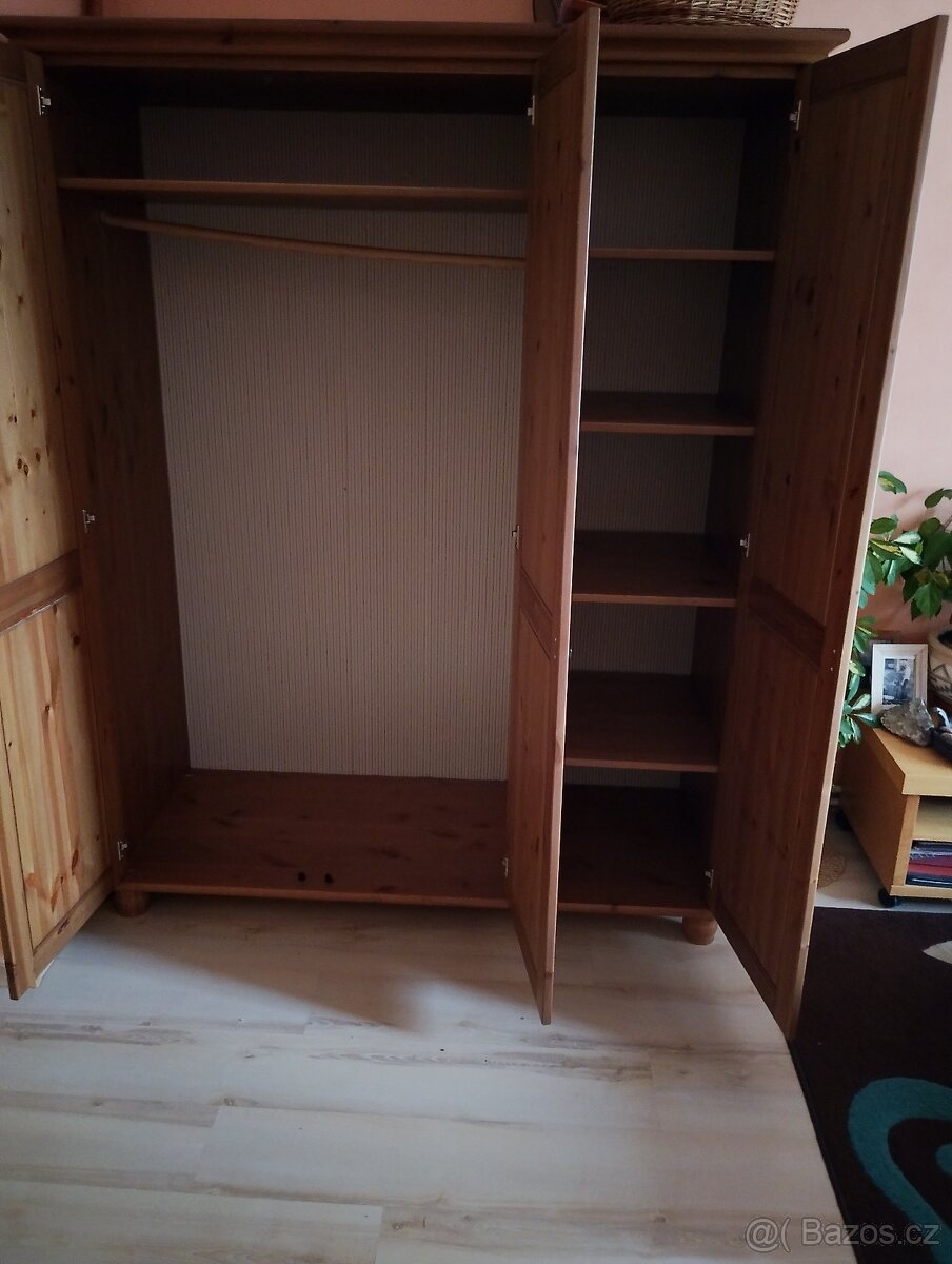 Šatní skříň - 4