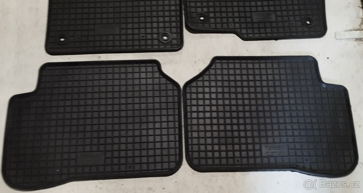 Škoda Octavie 2 COMBI sada gumových autokoberců - 4