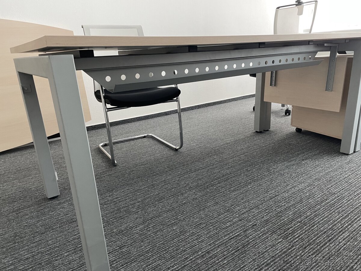 kancelářský, jednací, jídelní stůl 180x80 na kovovém podnoží - 4