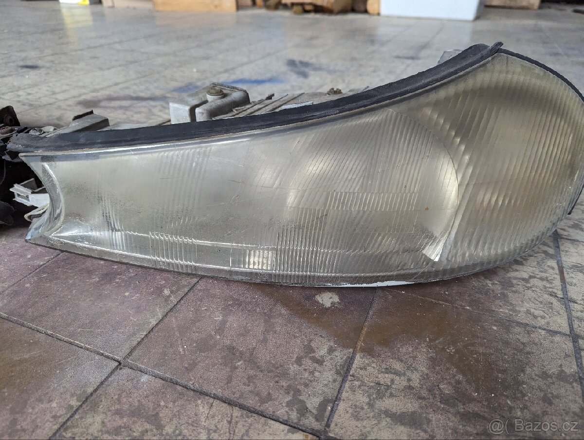 Ford Mondeo II přední světla - 4