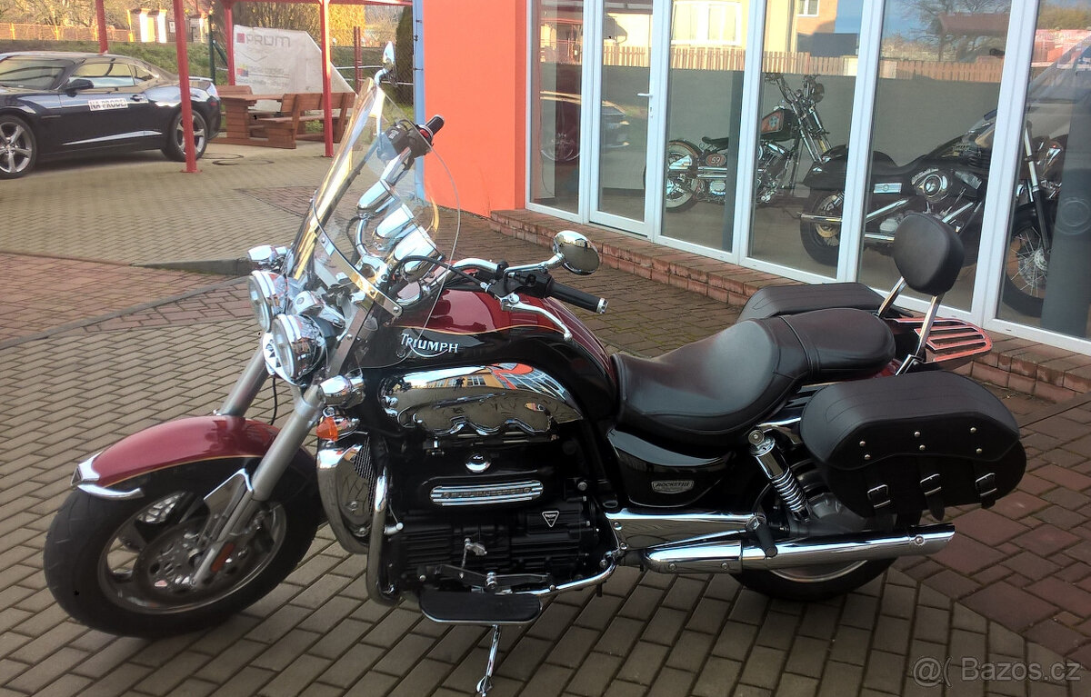 Triumph Rocket III Classic - 4